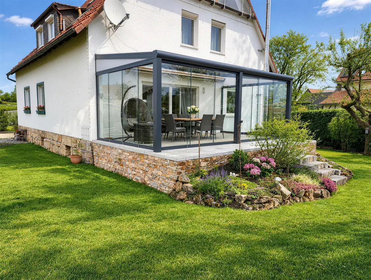 Kaltwintergarten mit Glasschiebewänden